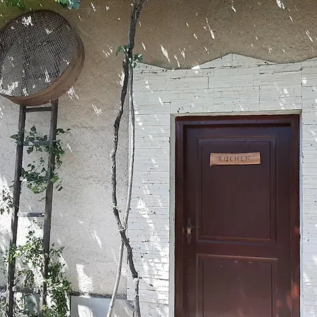 Muzica Bed and breakfast 2*