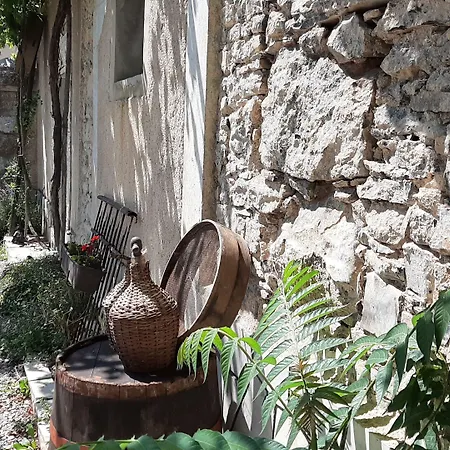 Bed & Breakfast Muzica Komen