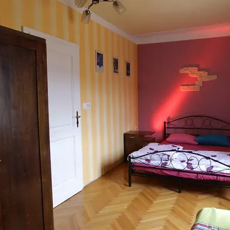 Muzica Frühstückspension Komen